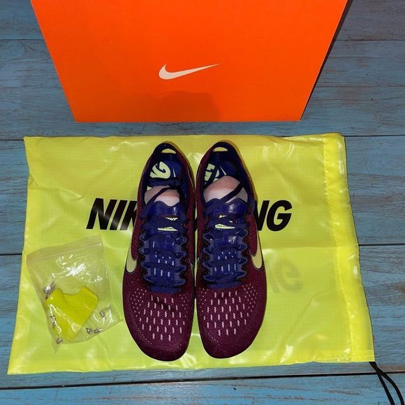 Athletic_Shoes